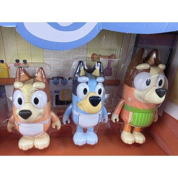 Bluey Chat Mates Cooking Fun With The Heelers Figurine 4-Pack Articulated Arms & - Picture 3 of 14